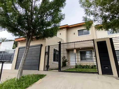 Hermoso Chalet de categoría a 100 mts del Colegio Emaús