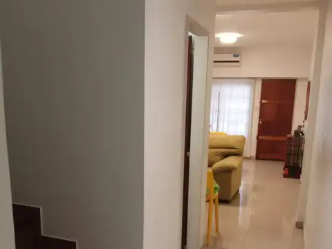 TRIPLEX DE 4AMBIENTES CON QUINCHO