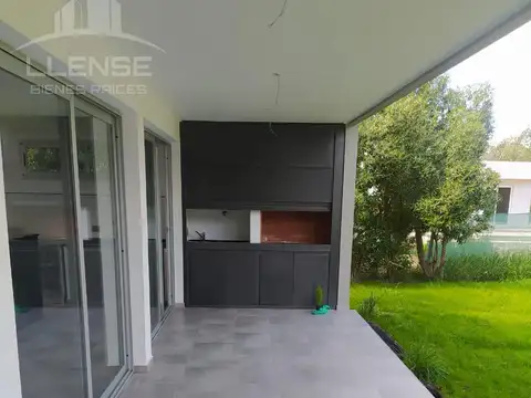 Casa 4 ambientes a estrenar en venta - La Candida