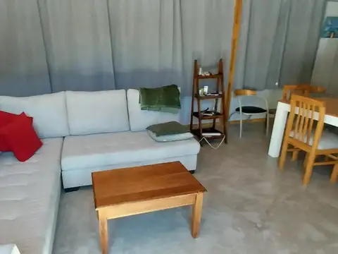 Depto Tipo Casa en Alquiler en Flores Sur, $ 1.200.000