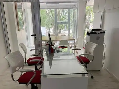 Moderno Local en Venta, Zona Centro