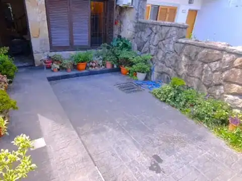 Depto Tipo Casa en Venta de 3 ambientes