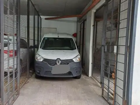 VENTA DE COCHERA FIJA  VILLA DEL PARQUE