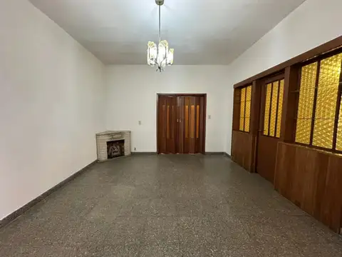 Av. Lamadrid 2512 entre Lisandro de la Torre y Miguel Cane , Piso 0