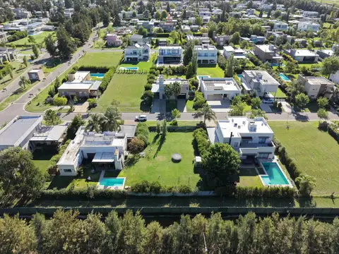 Terreno en Barrio Palos Verdes Country Club
