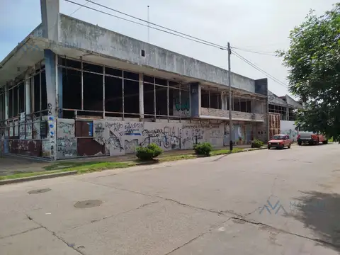 Local 2.000 m² ex Supermercado Delta en Bv. 50 y calle 14, Colón