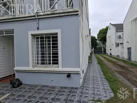 Depto Tipo Casa 4 ambientes con 1 baño