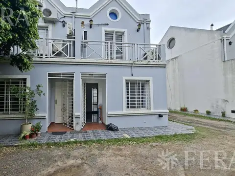 Depto Tipo Casa en Venta con 1 cocheras