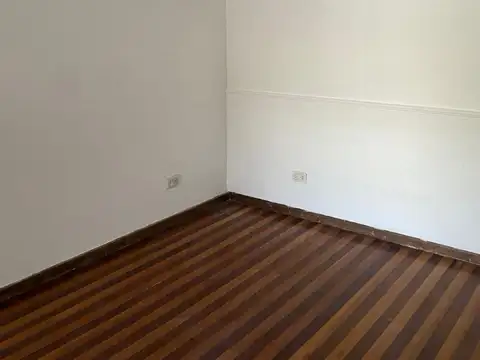 Casa 2 ambientes con 1 baño