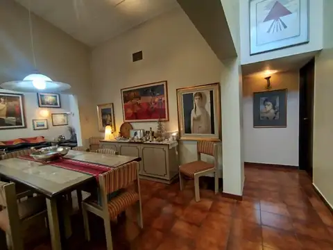Casa 7 ambientes con 4 baños