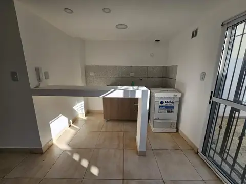 Casa en Alquiler con 1 cochera