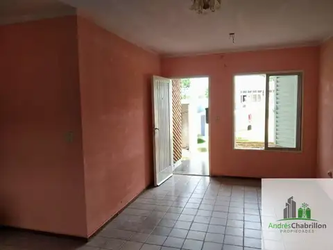 Casa 6 ambientes con 1 baño