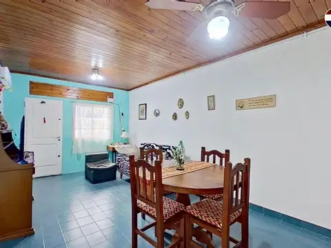 VENTA CASA 3 AMBIENTES PATIO COCHERA BERAZATEGUI