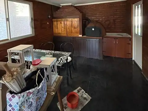 Casa 4 ambientes con 1 baño
