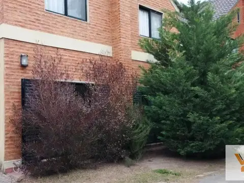 Casa en venta - 5 Dormitorios 3 Baños - Cocheras - 340Mts2 - Canning