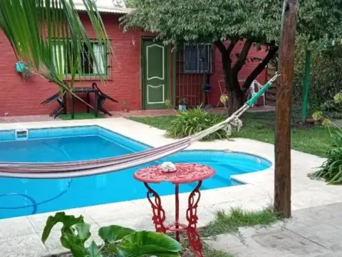 Racedo e/ Echeto y Maipú