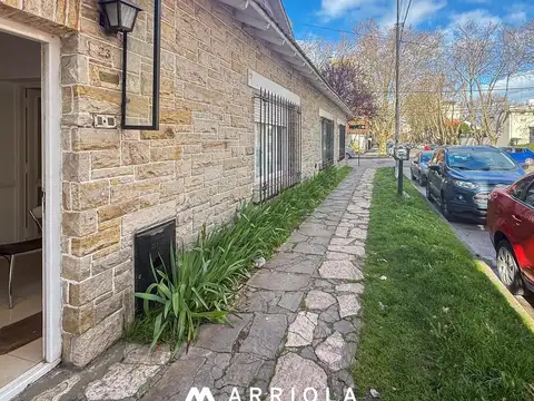 Avellaneda  al 1623 esquina Sarmiento