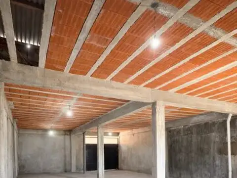 Galpón nuevo. Valparaíso 2900