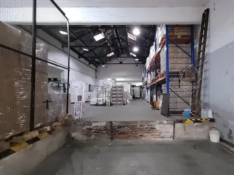 Galpón en Venta 950M² cubiertos y 1200M² de terreno, zona I1 Villa Martelli