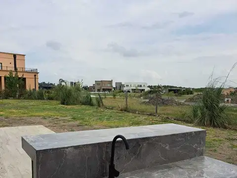 Casa  en Venta en San Sebastian, Escobar, G.B.A. Zona Norte