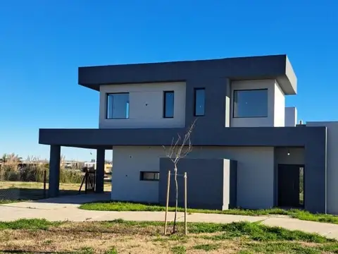 Casa en Venta en San Sebastián Area 11 ..