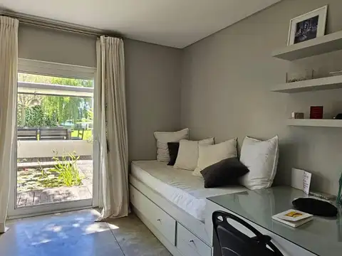 Casa en Alquiler Temporal con 3 cocheras