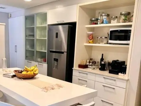 Casa 6 ambientes con 4 baños