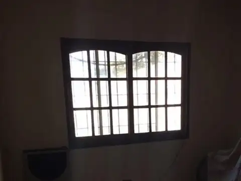 Cómoda casa sobre lote de 500 m² en el barrio residencial "E