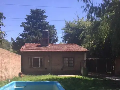 Cómoda casa sobre lote de 500 m² en el barrio residencial "E