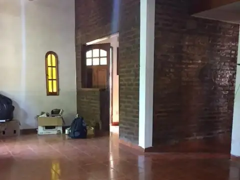 Cómoda casa sobre lote de 500 m² en el barrio residencial "E