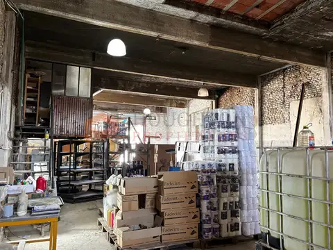Depósito en Castelar