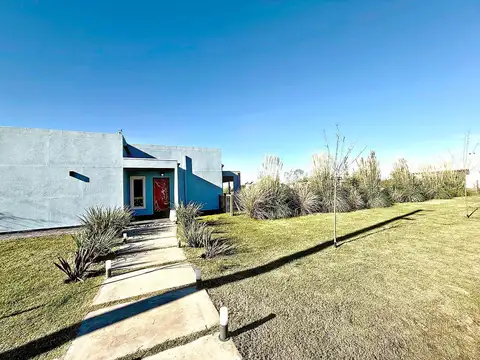Casa 5 ambientes con 3 baños