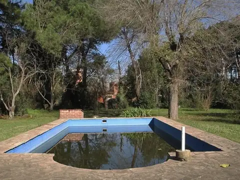 VENTA CASA 4 ambientes -CLUB DE CAMPO EL MORO - a refaccionar
