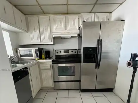 496 NW 165th St Rd  Miami, FL 33169