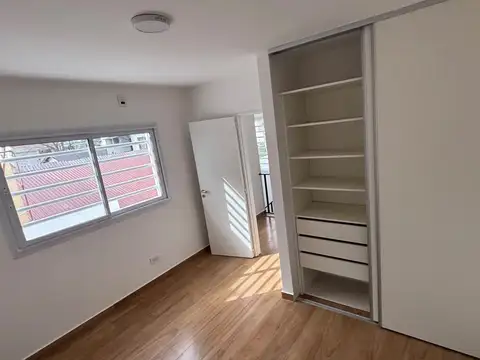 Depto Tipo Casa en Alquiler de 2 dormitorios