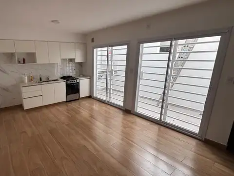 Depto Tipo Casa en Alquiler de 3 ambientes