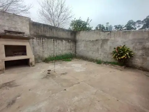 Casa 3 ambientes con 1 baño