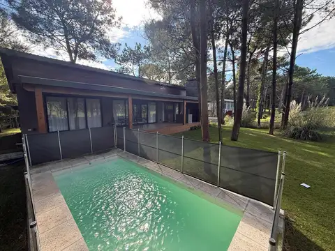 Casa 5 ambientes con 4 baños