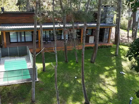 Venta casa Carilo  Zona Golf apto crédito permuta