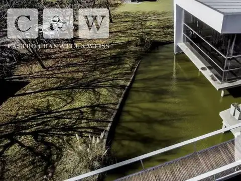 Planta Industrial  con Oficinas, Comedor, Showroom, Salón de Eventos en Venta