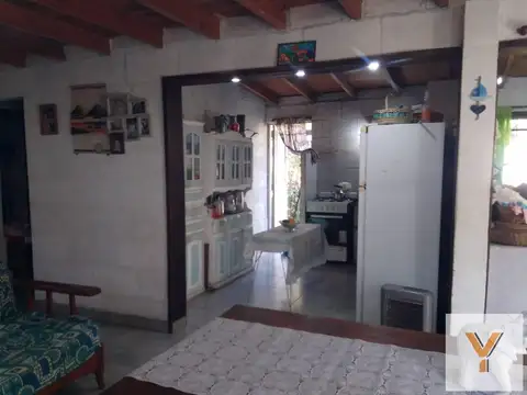 Casa 2 ambientes con 1 baño