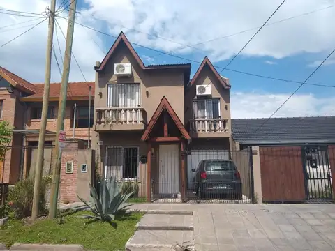 IMPECABLE PROPIEDAD  MUY CERCANA A ESTACIÓN DE TRENES