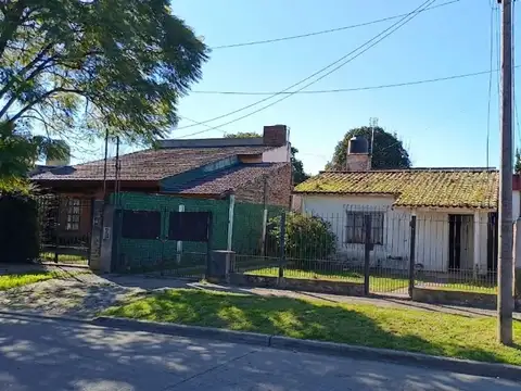 CASA MAS DEPTO. A REFACIONAR EN VENTA , CASTELAR