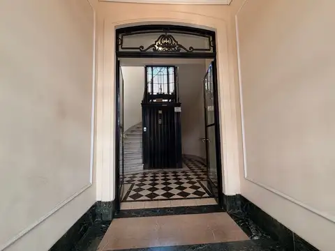 Oficina en Alquiler 50 años