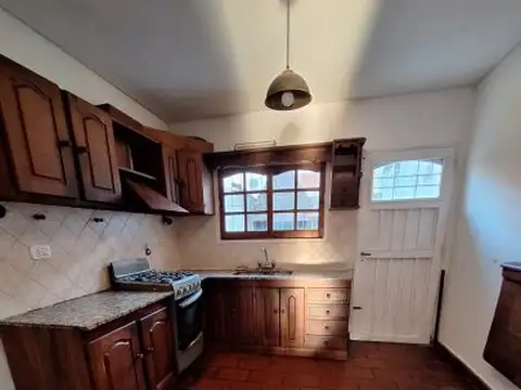Depto Tipo Casa 3 ambientes con 2 baños