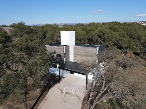 Casa 7 ambientes con 3 baños