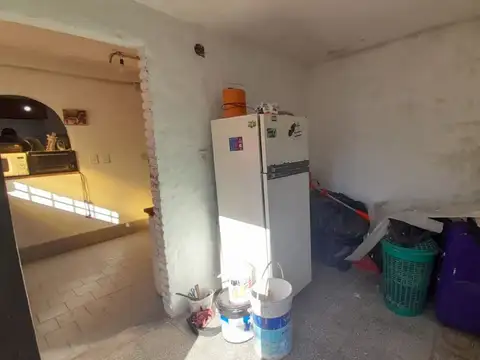 CASA EN VENTA 2 AMBIENTES CON JARDIN EN GARIN