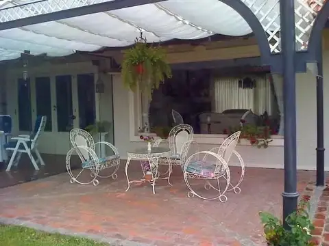 Casa 6 ambientes con 4 baños