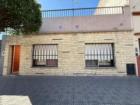 Venta Casa multifamiliar  - 2 unidades de 3 ambientes