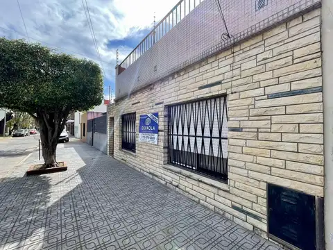 Venta Casa multifamiliar  - 2 unidades de 3 ambientes